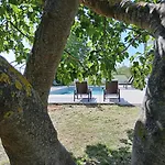 Apolo - Pool & Garden Retreat Apartman