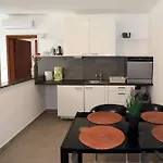 Apolo - Pool & Garden Retreat Пула