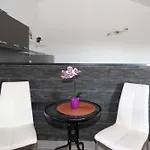 Apartman Apolo - Pool & Garden Retreat