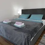 Apartment Apolo - Pool & Garden Retreat