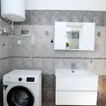 Apartman Apolo - Pool & Garden Retreat Pula