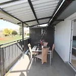 Apolo - Pool & Garden Retreat Apartment