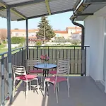 Apolo - Pool & Garden Retreat Apartment Pula