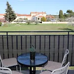 Apolo - Pool & Garden Retreat Pula