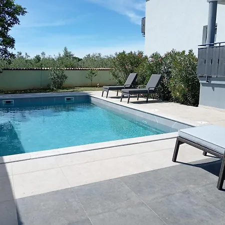 Apartment Apolo *