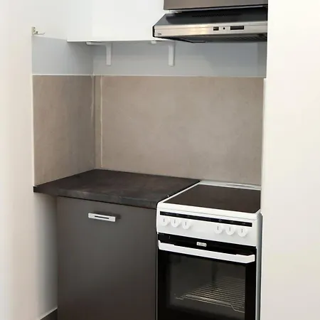 Apolo - Pool & Garden Retreat Apartment *