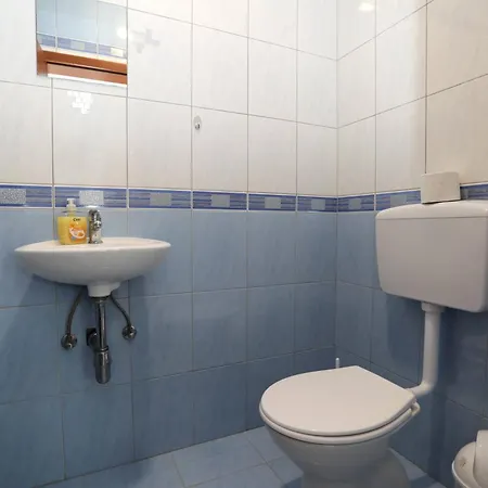 Apolo - Pool & Garden Retreat Apartment