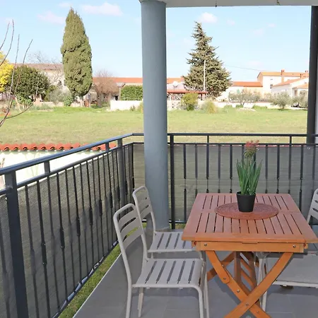 Apolo - Pool & Garden Retreat Appartement Pula