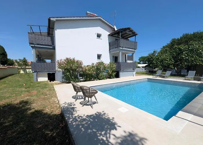 Apolo Apartamento Pula