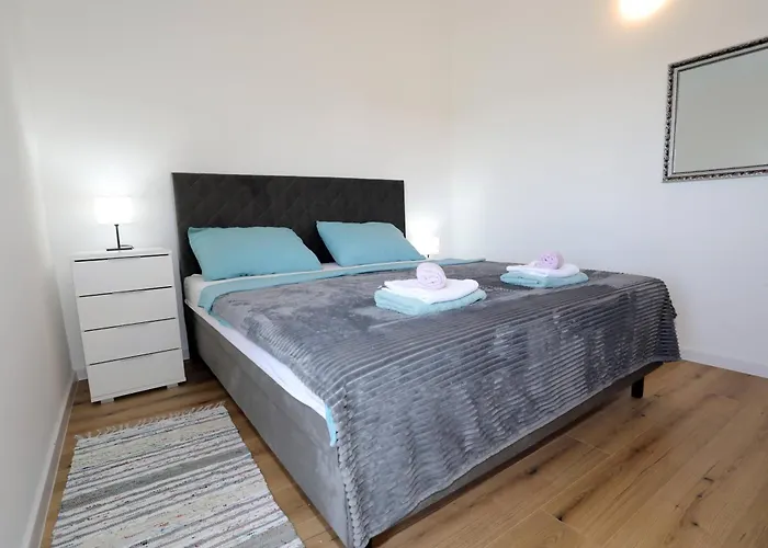 Apolo - Pool & Garden Retreat דירה פולה