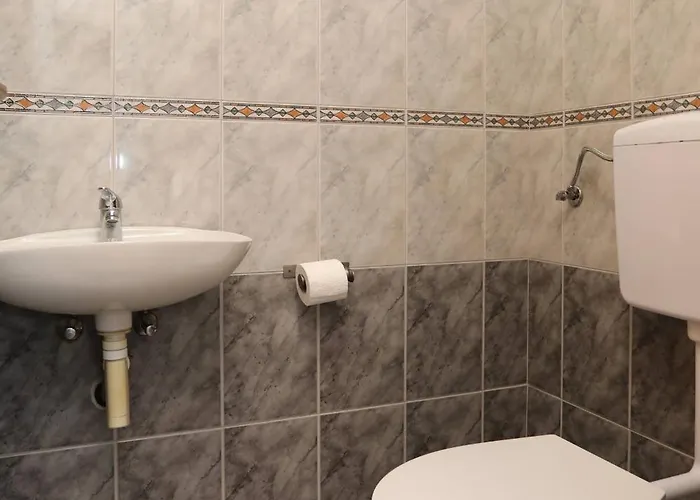 Apolo - Pool & Garden Retreat * פולה