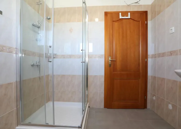 Apolo - Pool & Garden Retreat דירה *